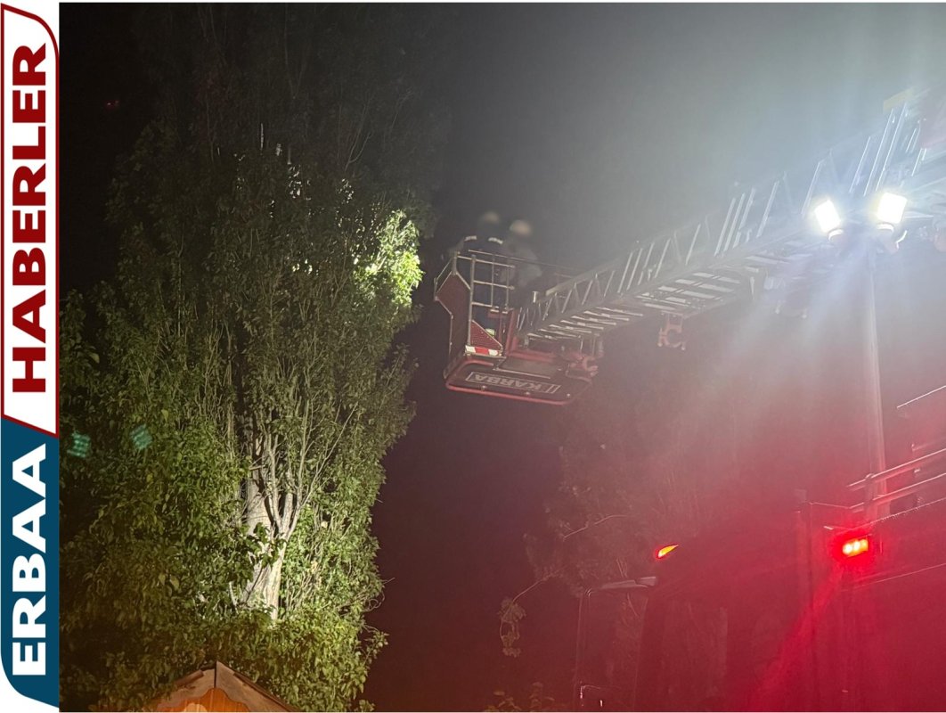 Fırtına Sonrası İtfaiye Ekiplerinin Gece Mesaisi Devam Etti.