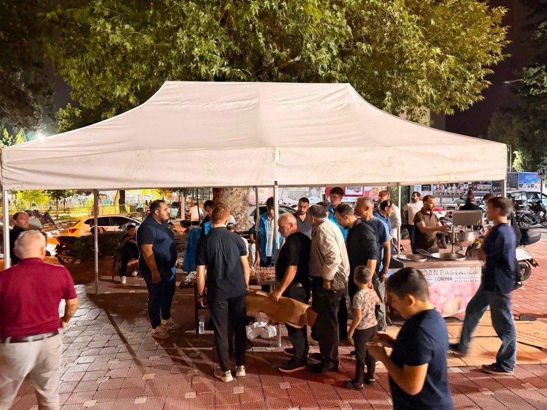 Mevlid Kandili Dolayısıyla Büyük Camii’de Lokma İkramı Yapıldı.