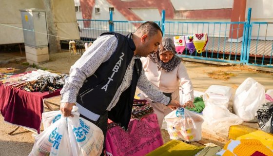 Erbaa Belediyesi Arefe Günü Tezgah Kuran Esnaflara İftar Yemeği Verdi.