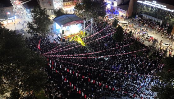 Erbaa'da 30 Ağustos Coşkusu Zara Konseri İle Başladı.