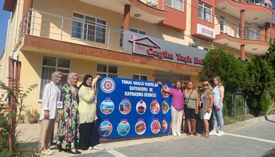 Güçlü Kadınlardan Yaşlı Bakım Evindeki Misafirlere 100 Kişilik Aşure İkramı.