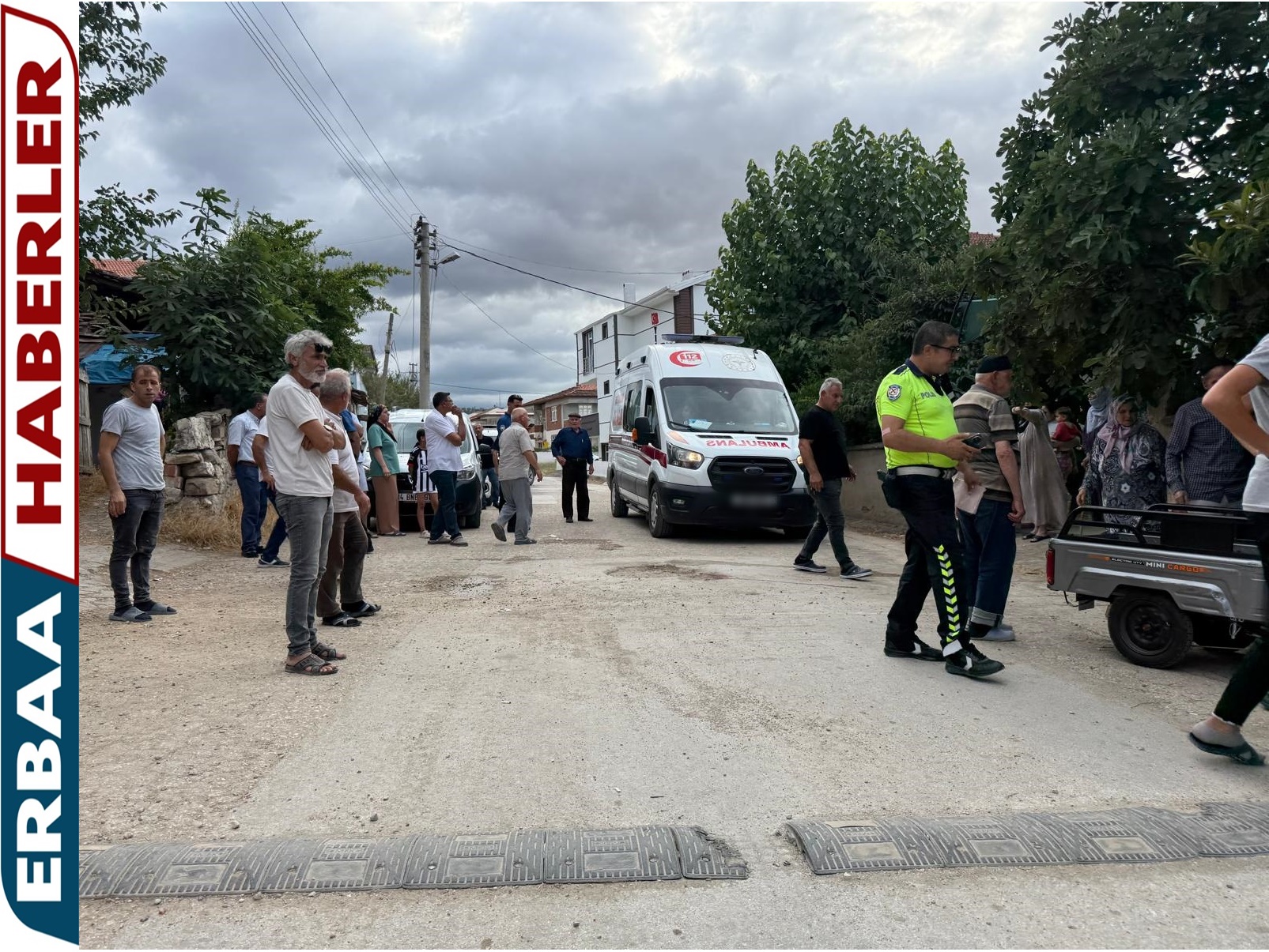 Elektrikli Motorla Dengesini Kaybeden Sürücü Kaza Yapıp Yaralandı.