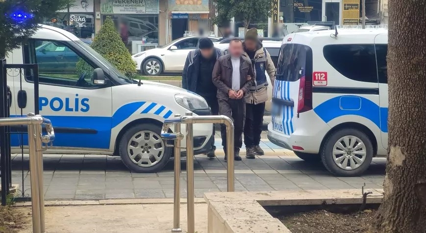 Erbaa'da Durdurulan TIR’dan 5 Kaçak Göçmen Çıktı.