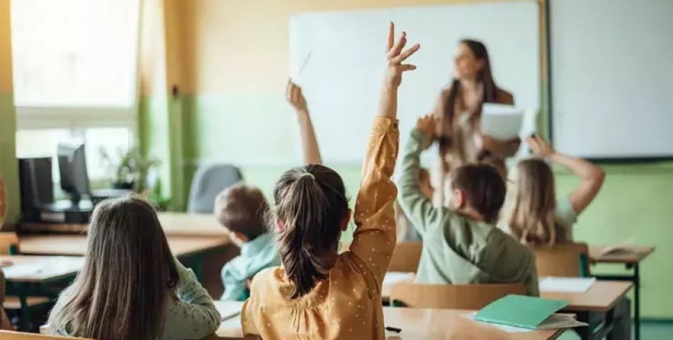 Erbaa'da Güçlendirme ve Yıkım Kararı Alınan Okul Sorunu Çözülemiyor.