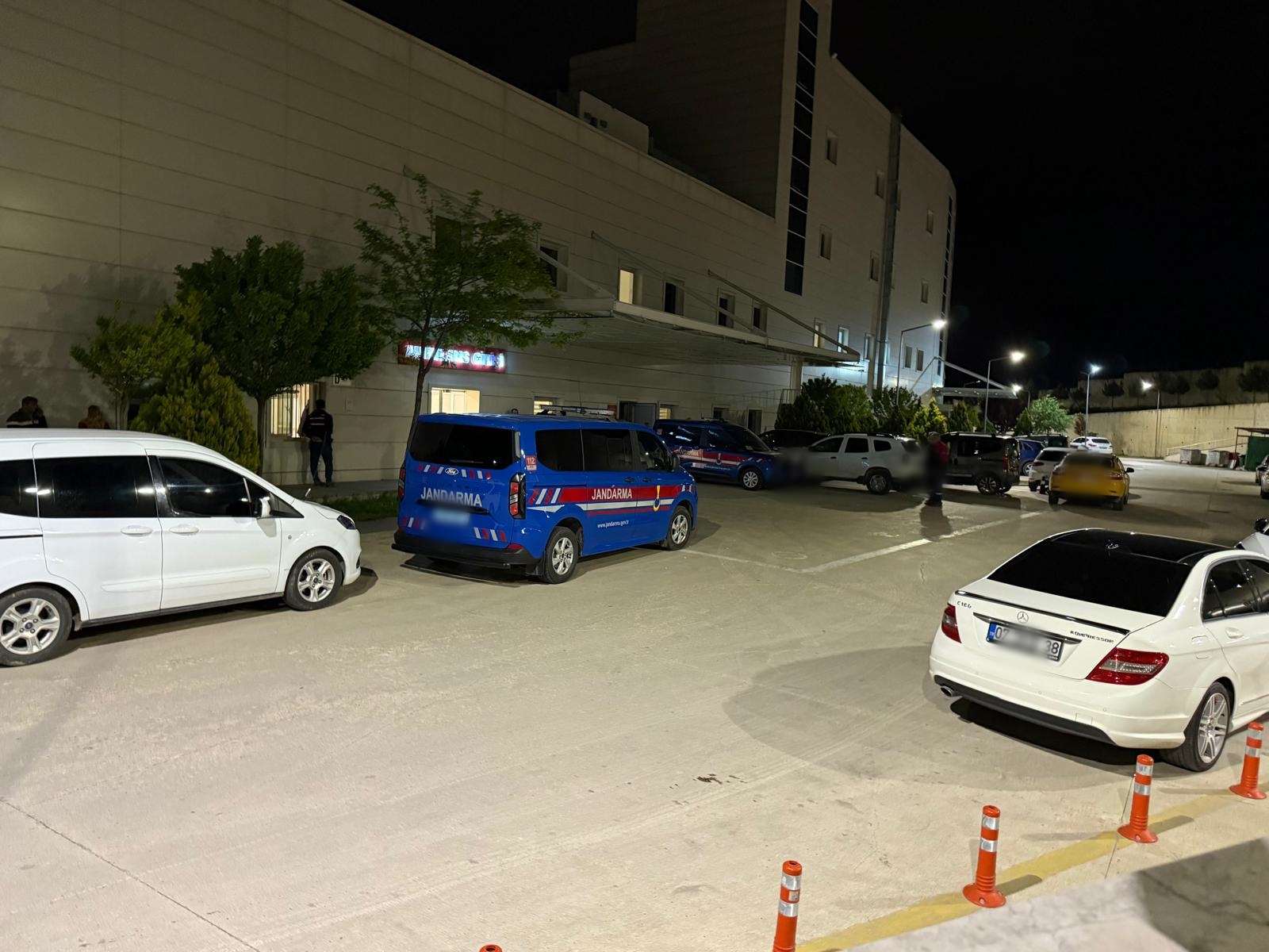 Erbaa’da Kardeş Kavgasında Kan Aktı: 1 Kişi Yaralı, 1 Kişi Hayatını Kaybetti.