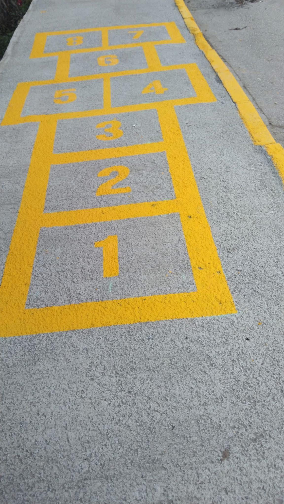 Erbaa’da Mahalle Muhtarı Kaldırımları Oyun Alanına Çevirdi.