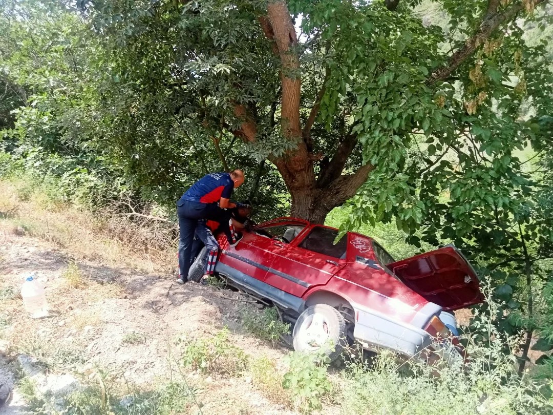 Erbaa Kale Köyü'nde Kaza: 3 Kişi Yaralandı.