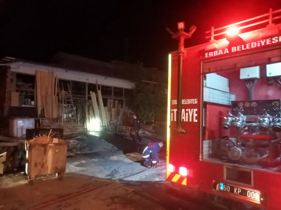 Erbaa Küçük Sanayi Sitesinde Korkutan Yangın.