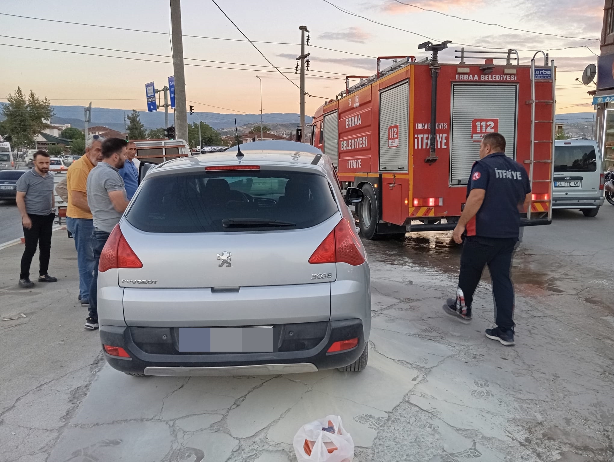 Erbaa Otogar Kavşağında Araç Yangını.