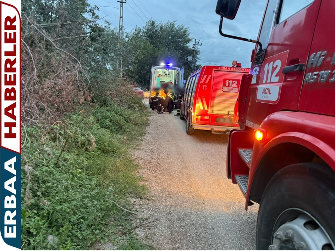 Erbaa’da Kaza Sonrası Şaşırtan Kaçış! Yaralı Arkadaşını Bırakıp Kaçtı, Duvara Çarpıp Kendisi de Yaralandı .     