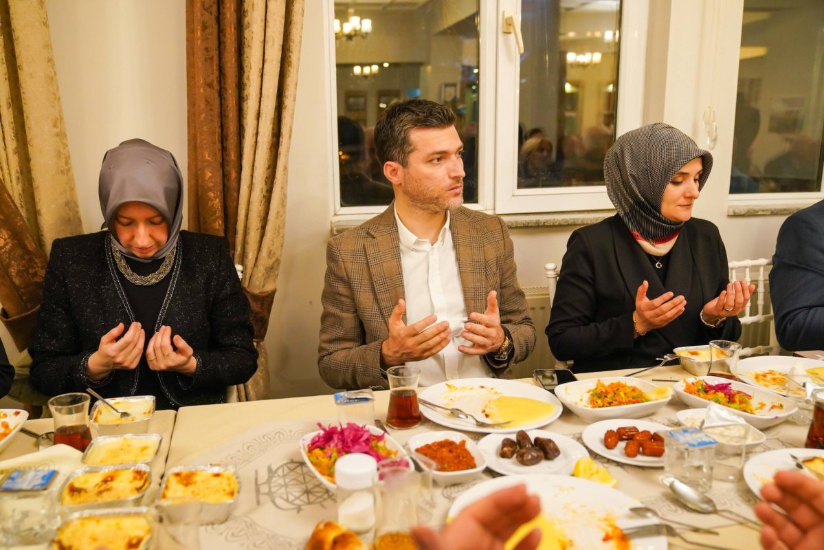 Ali Özgül Konukevi'nde İftar Programı Düzenlendi.