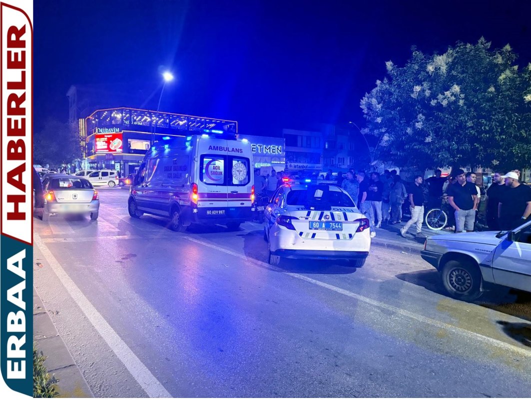 Direksiyon Hakimiyetini Kaybeden Motosiklet Sürücüsü Kaza Yaptı.