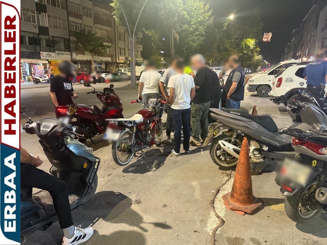 Erbaa’da Motosikletlere Trafik Denetimi: 3 Motosiklet Yediemine Sevk Edildi.