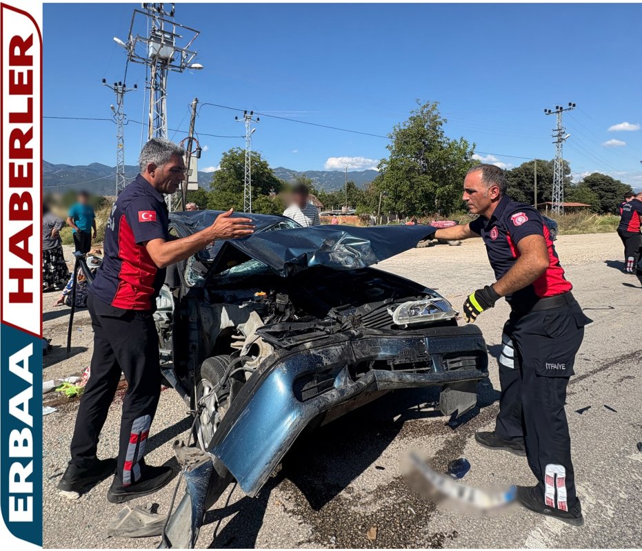 Traktör ile Otomobil Çarpıştı: 2 Yaralı