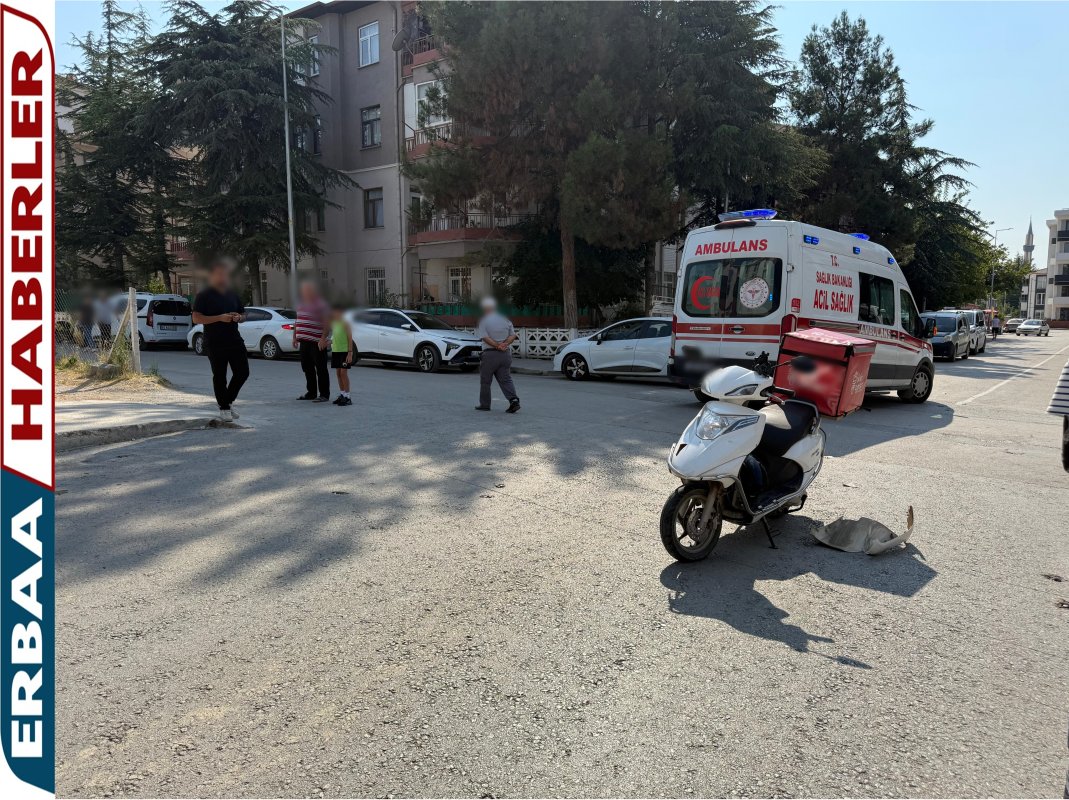 Erbaa’da Motosiklet ile Minibüs Çarpıştı: 1 Yaralı