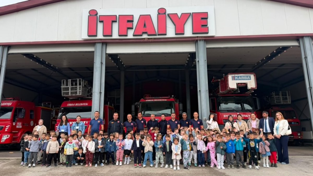 Erbaa’da Miniklerden İtfaiyecilere Anlamlı Ziyaret.