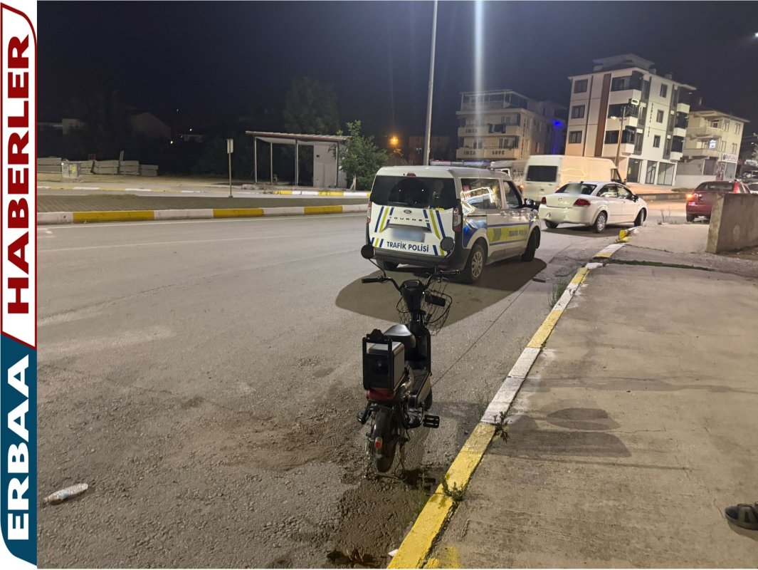Erbaa’da Elektrikli Bisiklet ile Motosiklet Çarpıştı: 1 Yaralı.