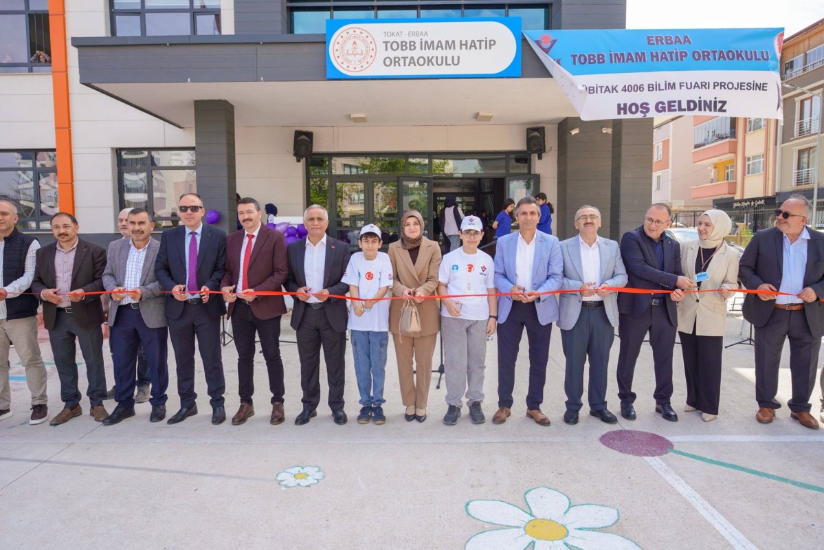 Erbaa TOBB İmam Hatip Ortaokulu’nda Bilim Fuarı Açıldı.