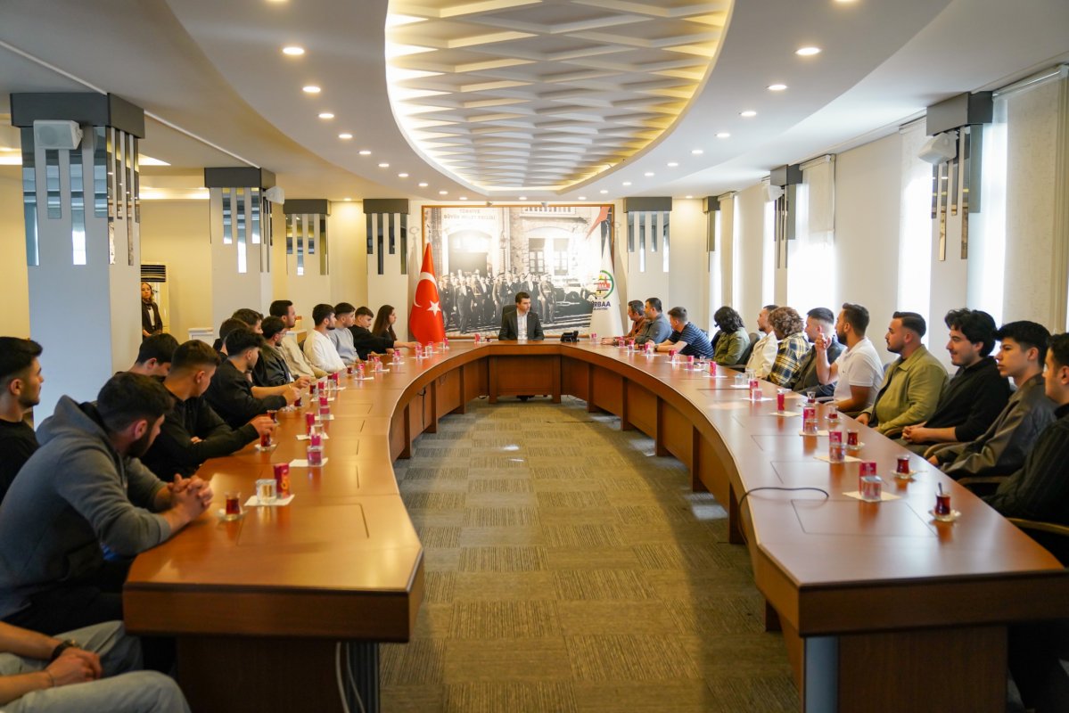 Başkan Karagöl, Yakın Savunma Eğitimi Alan Öğrencilere Belgelerini Takdim Etti.