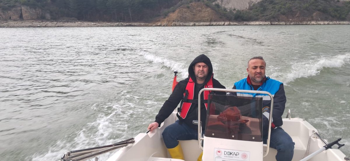 Tepekışla Barajı’nda Hayalet Ağ Temizliği: Canlı Balıklar Suya Geri Bırakıldı.