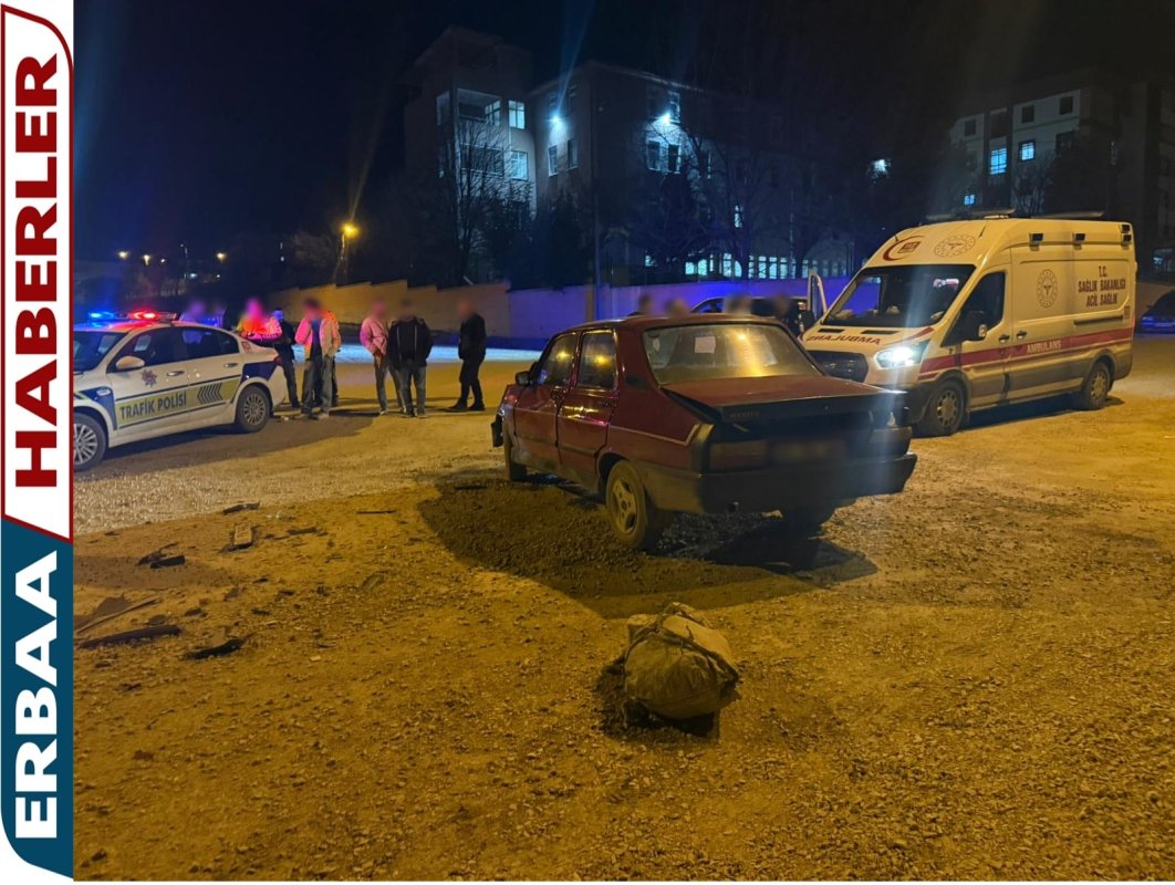 Erbaa’da İki Otomobil Çarpıştı: 3 Kişi Yaralandı.