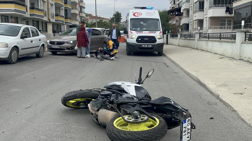 Köpeğe Çarpan Motosiklet Sürücüsü Yaralandı.