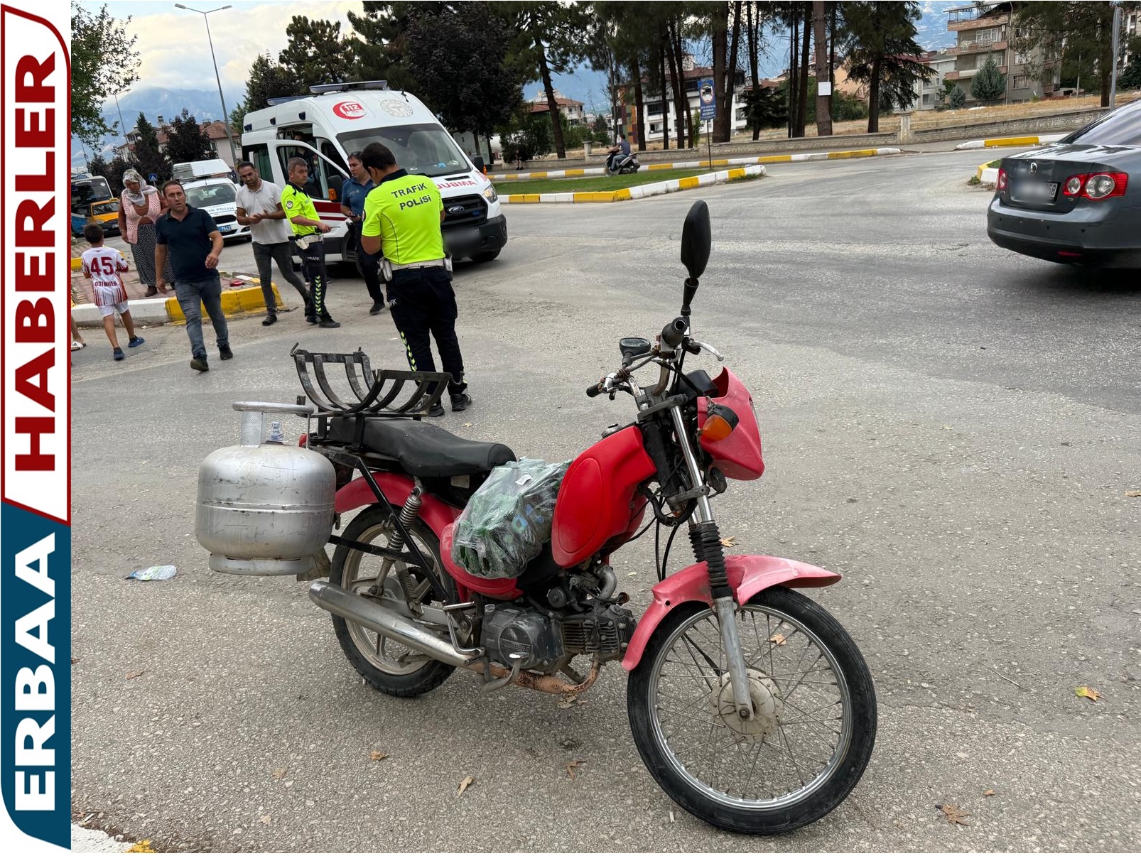 Eski Hastane Kavşağı’nda Motosiklet ile Otomobil Çarpıştı.