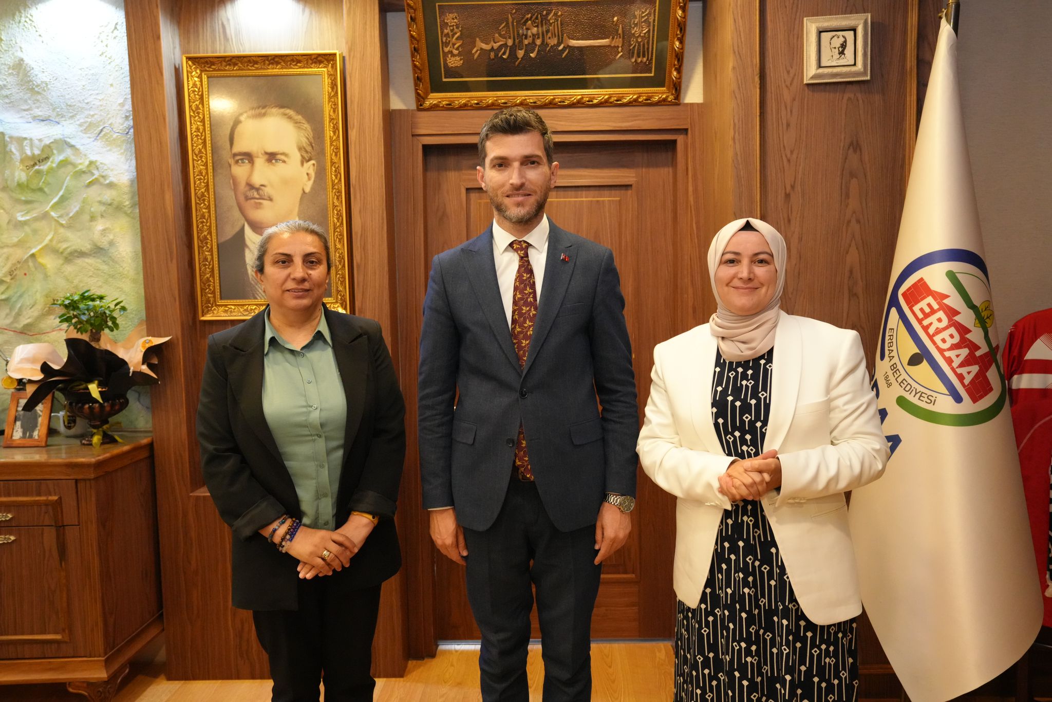 Tokatlı Güçlü Kadınlar Derneği Başkan KARAGÖL'ü Makamında Tebrik Etti.