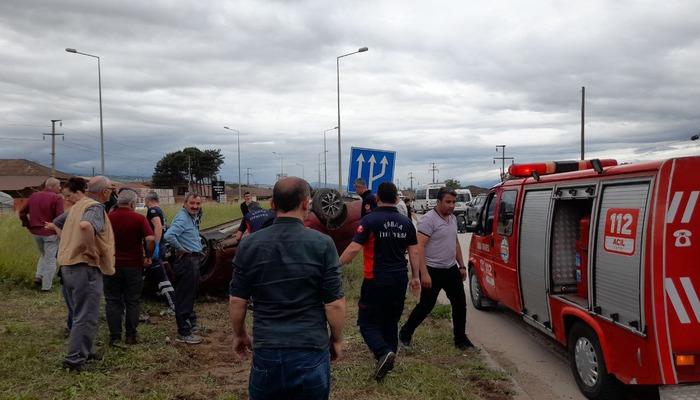 Tokat'taki trafik kazasında araçta sıkışan 2 kişi kurtarıldı