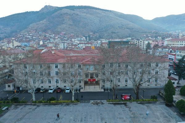 Tokat'ta kamu binaları yenileniyor; valilik binası için de yıkım kararı