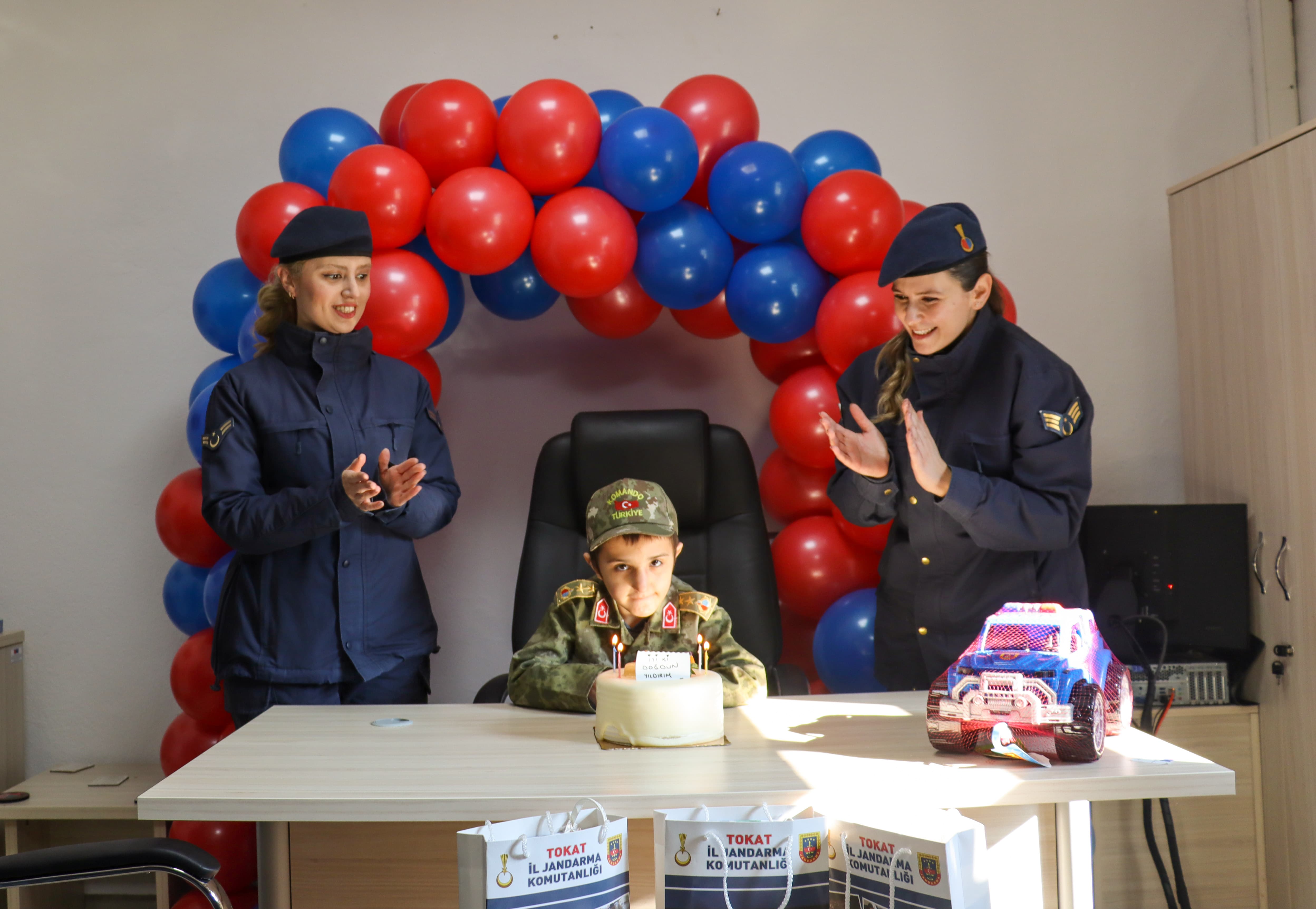 Tokat İl Jandarma Komutanlığından Doğum Günü Sürprizi.