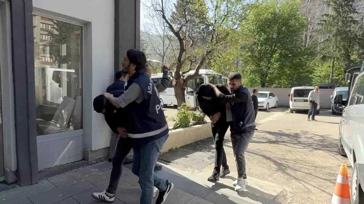 Tokat ve Sivas'ta Çalıntı Araç Operasyonu