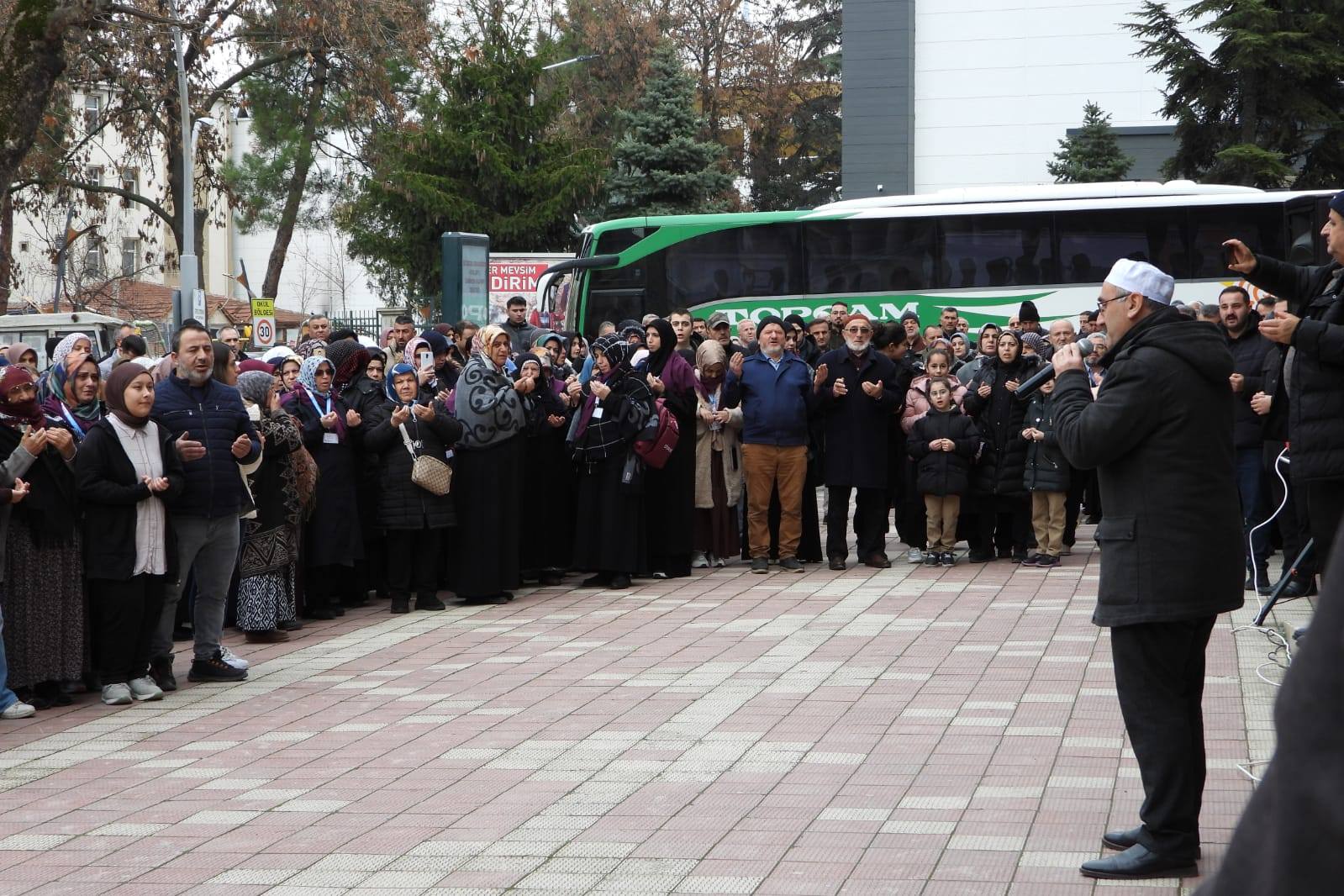 Umrecileri Dualarla Uğurlandı.