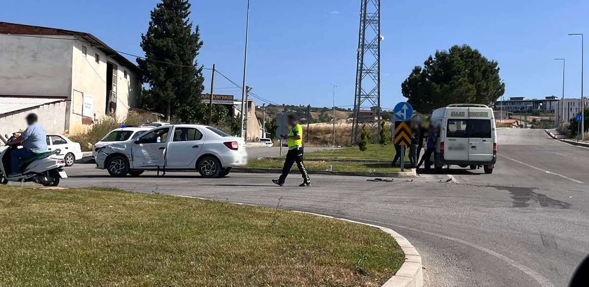 Yeni Hastane Kavşağında Kaza.